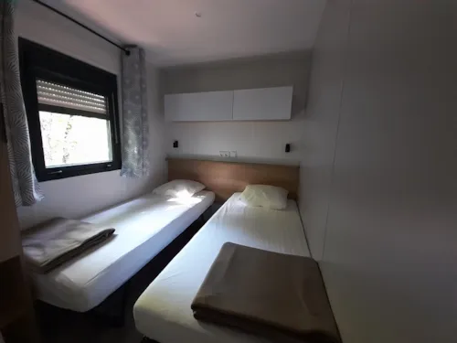 Location - Mobil Home 3 Chambres 40M², 2 Salles De Bains, Climatisation, Terrasse Couverte - image n°6 - Domaine la Garenne