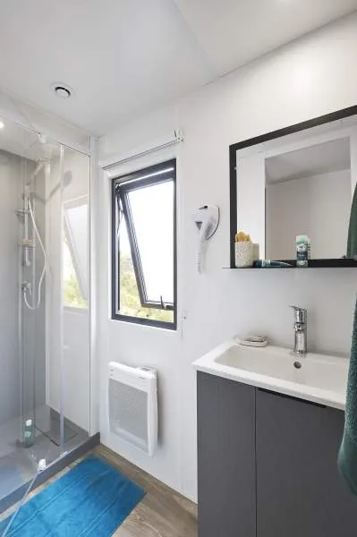 Location - Mobil Home 2 Chambres 35M², Climatisation, Terrasse Dallée - image n°3 - Domaine la Garenne