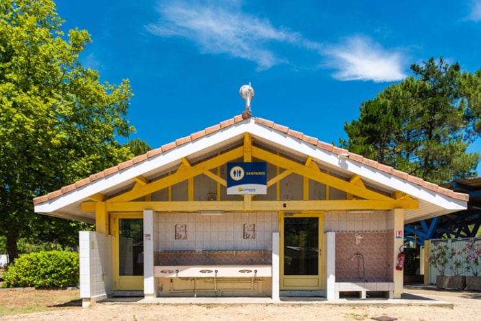 Emplacement Avec Électricité / D