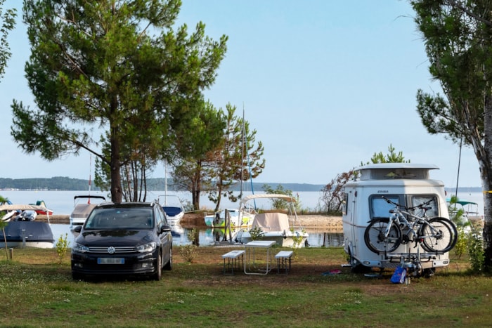 Emplacement Avec Électricité - Côté Port / S