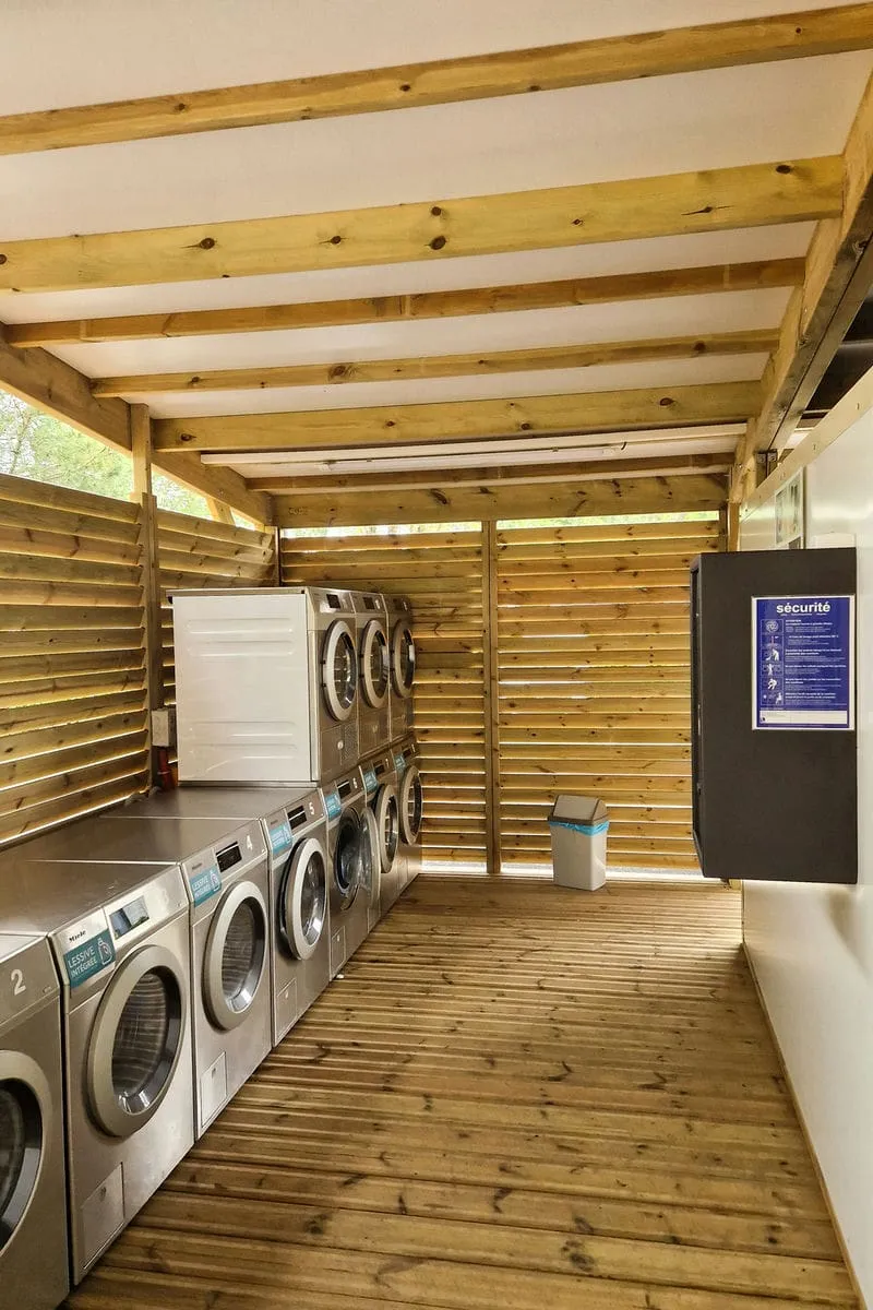 Emplacement Pour Tente Uniquement Avec Électricité - Piéton Côté Lac / D