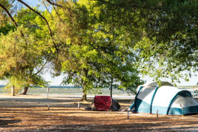 Pitch for tent only with electricity – Pedestrian Lake Side / D — 2