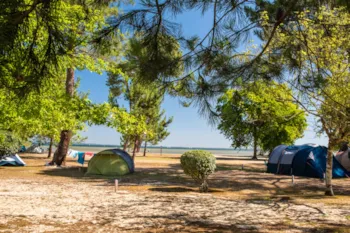 Emplacement - Emplacement Tente Avec Électricité - Côté Lac - Camping Campéole Navarrosse Plage 