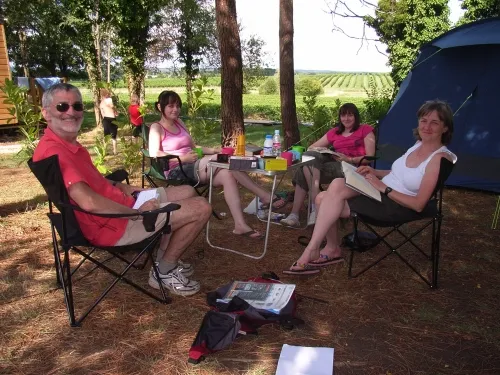 Emplacement - Forfait Nature (1 Tente, Caravane Ou Camping-Car / 1 Voiture) - Flower Camping Le Pressoir