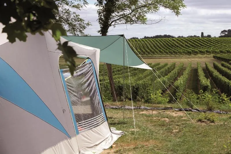 Emplacement - Forfait Confort (1 Tente, Caravane Ou Camping-Car / 1 Voiture / Électricité 10A) - Flower Camping Le Pressoir