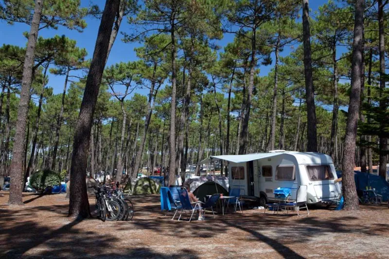 Emplacement Standard 2/6P