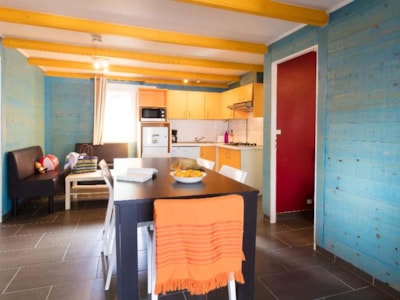 Wooden Chalet 6P