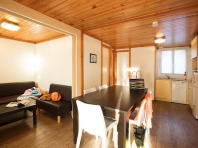 Wooden Chalet 8P
