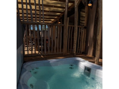 Lodge PREMIUM Jacuzzi 6P