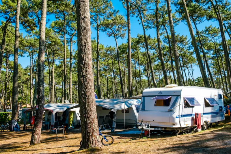 Emplacement Standard 2/6P