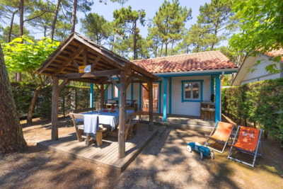 Wooden Chalet 8P