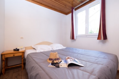 Wooden Chalet 8P