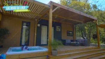 Mietunterkunft - Mobile-Home Taos - Spa Prive - 2 Ch / 2 Sdb -Clim - Camping Les Rives du Loup