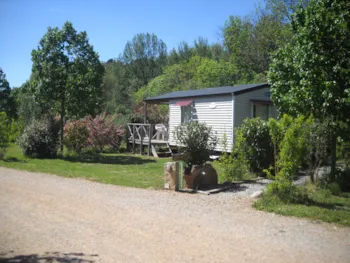 Mietunterkunft - Mobilheim Les Causses Standard 29M² (2 Zimmer) + Überdachte Terrasse + Tv - Camping La Dourbie