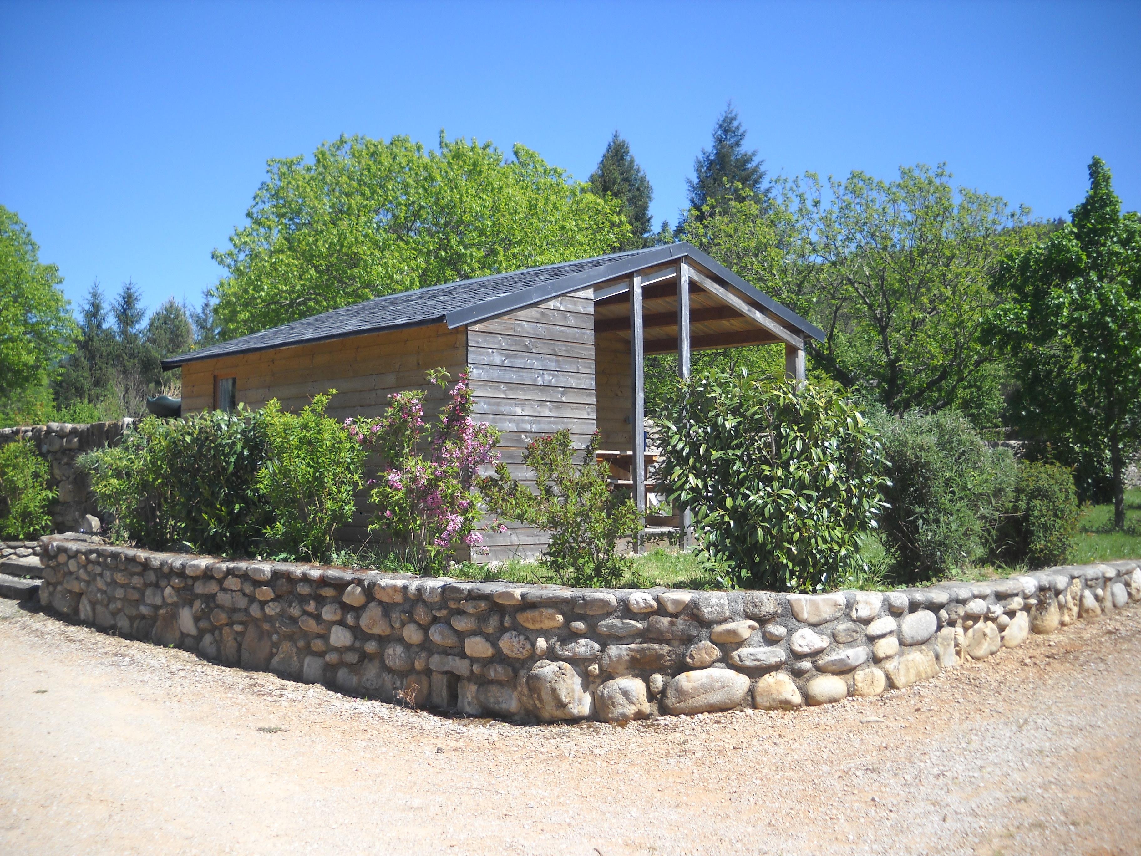 Accommodation - Wooden Hut Châtaigner 23 M² (2 Bedrooms) No Bathroom - Flower Camping La Dourbie