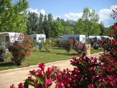 Comfort Package (1 tent, caravan or motorhome / 1 car / electricity 10A)