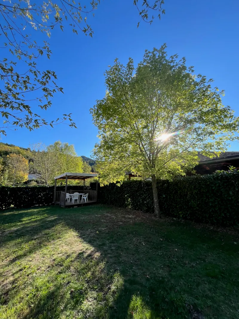 Forfait Premium, Terrasse Couverte Et Salon De Jardin (1 Tente, Caravane Ou Camping-Car / 1 Voiture)