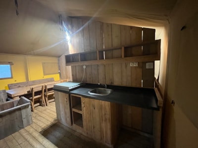 Lodge tent with bathroom facilities SAINT JEAN