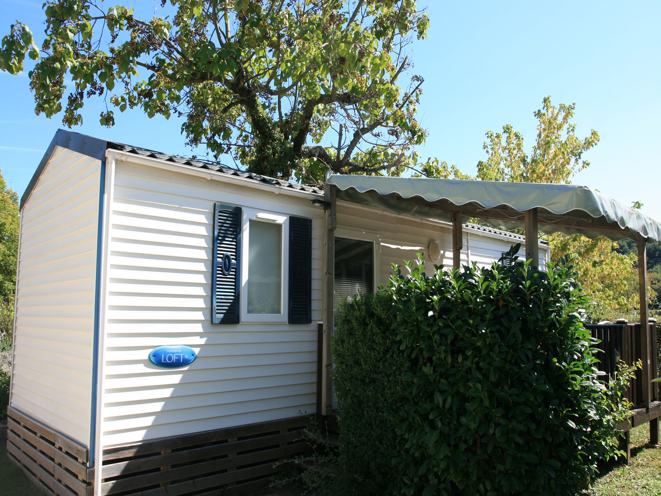 Accommodation - Mobile Home Gentiane 2 Bedrooms/ 25M²/ Sheltered Terrace - Camping  Le Vaugrais