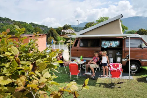 Stellplatz - Pauschale: Stellplatz + Wagen + Zelt/Wohnwagen/Wohnmobil/Strom - image n°3 - Camping  Le Vaugrais