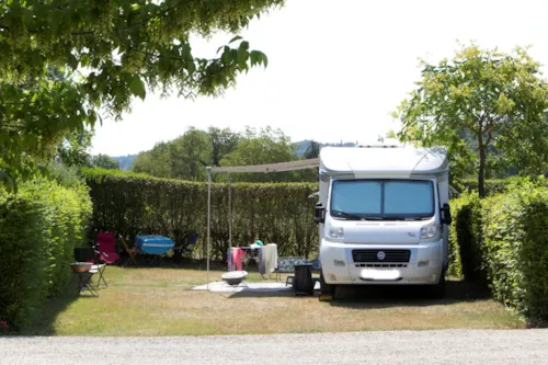 Stellplatz - Pauschale: Stellplatz + Wagen + Zelt/Wohnwagen/Wohnmobil/Strom - image n°4 - Camping  Le Vaugrais