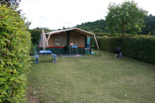 Stellplatz - Pauschale: Stellplatz + Wagen + Zelt/Wohnwagen/Wohnmobil/Strom - image n°6 - Camping  Le Vaugrais