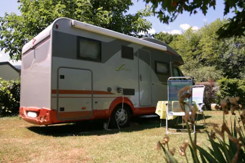 Emplacement - Emplacement Confort+ Riviere : 1 Véhicule+ 1 Tente/ Caravane / Camping Car 10A - image n°3 - Camping  Le Vaugrais