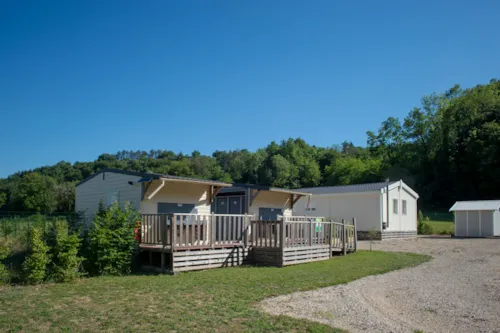 Emplacement - Emplacement Confort + :1 Véhicule + 1 Caravane/Camping-Car 10A - image n°10 - Camping  Le Vaugrais