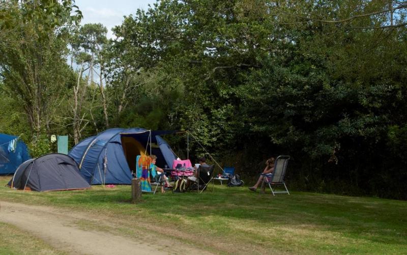 Emplacement - Forfait Emplacement & Voiture - Camping Kost Ar Moor