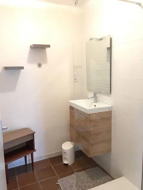 Drenec (68M² , 4 Personnes, Salon Tv, Balcon)