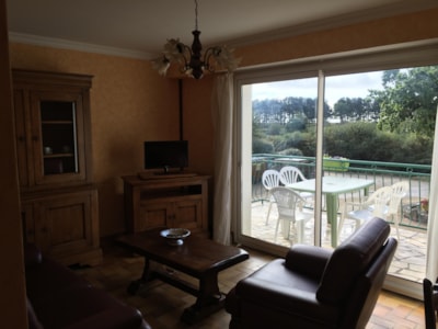 T4 (3 bedrooms, kitchen, living room with TV, balcony) — 3