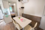 Mobile-Home Deluxe Jacuzzi Mobile-Home Deluxe Jacuzzi