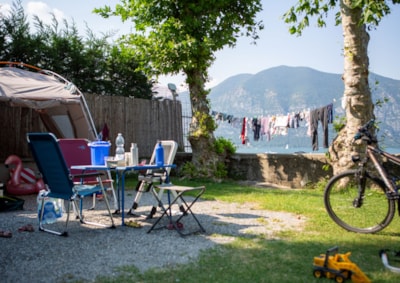 Pitch standard + car + tent or caravan + electricity 6A + Water point — 1