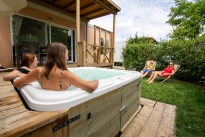Mobile-home Deluxe Jacuzzi — 4