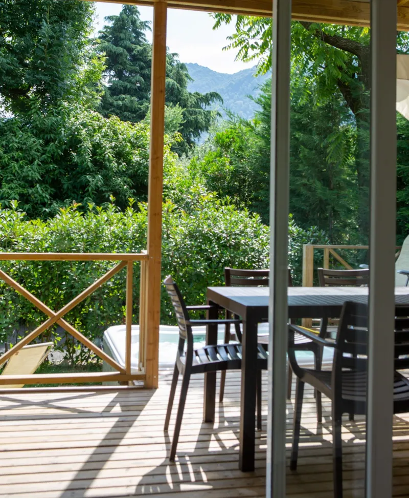 Mobile-Home Deluxe Jacuzzi