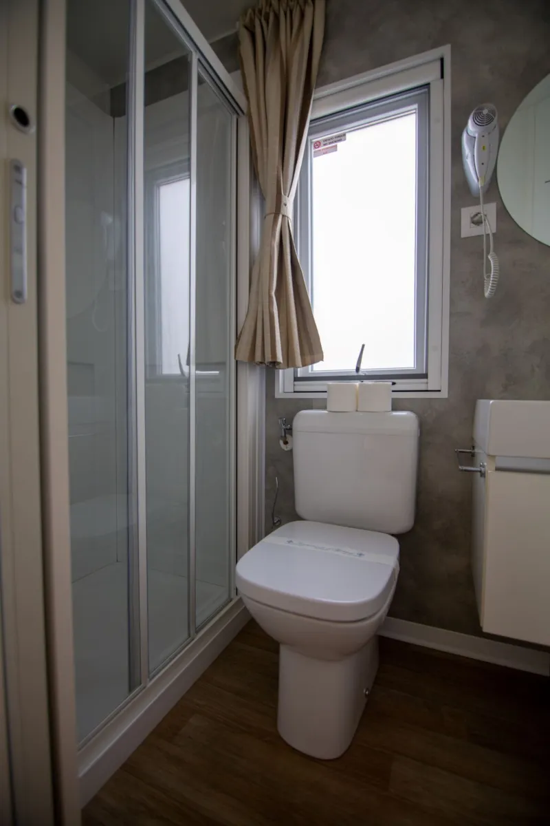 Mobile-Home Deluxe Jacuzzi