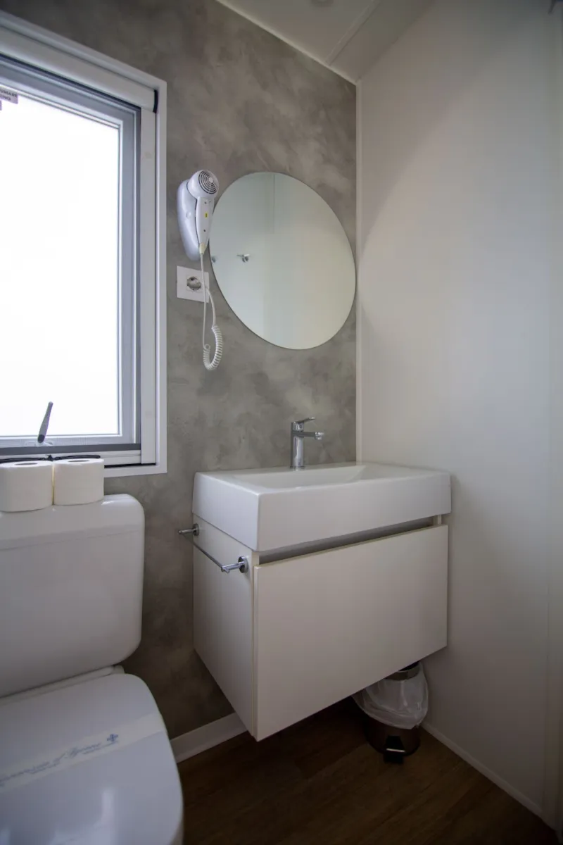 Mobile-Home Deluxe Jacuzzi