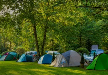 Kampeerplaats(en) - Pakket Standplaats 1 Tot 2 Personen + 1 Auto + Elektriciteit - Camping Le Village De L'Armorique