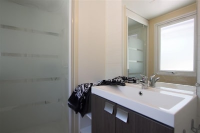 Mobile-home Family 29m² COMFORT - 3 bedrooms + sheltered terrace + TV — 4