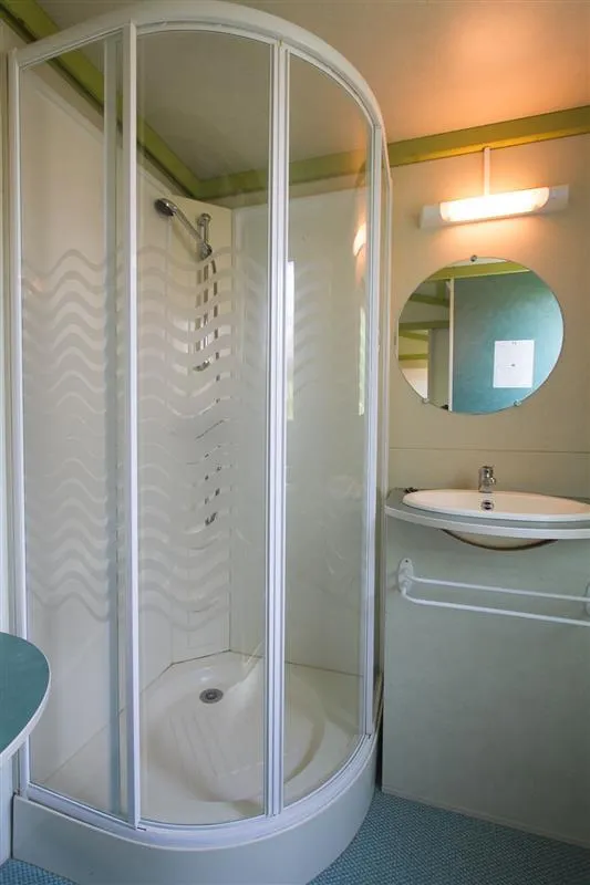 Chalet 25M² Confort - 2 Chambres + Terrasse Couverte + Tv