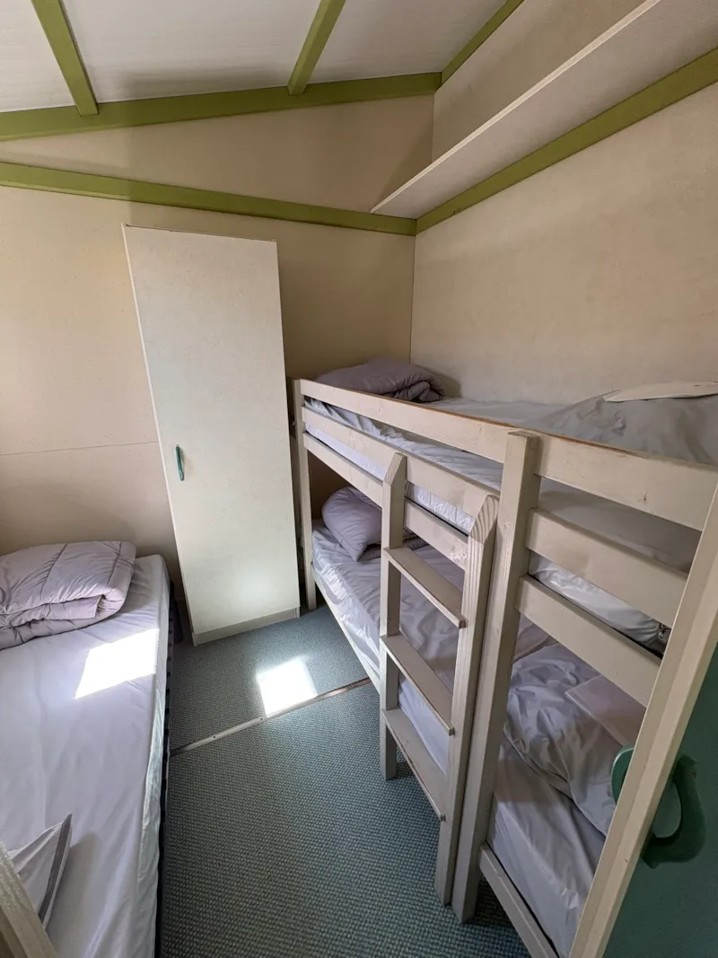 Chalet 25M² Confort - 2 Chambres + Terrasse Couverte + Tv