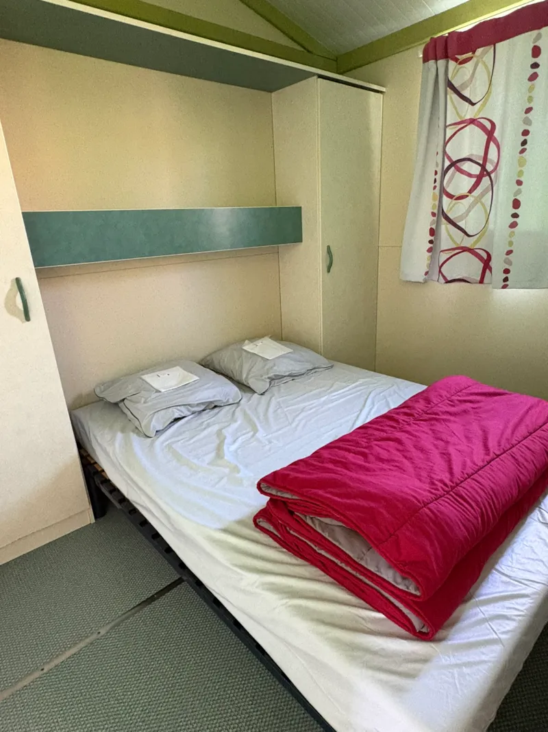 Chalet 25M² Confort - 2 Chambres + Terrasse Couverte + Tv