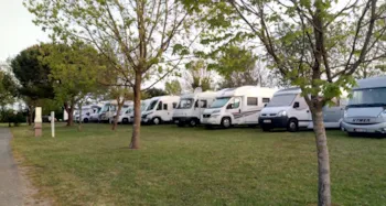 Kampeerplaats(en) - Comfort Xl-Arrangement (1 Tent, Caravan Of Camper / 1 Auto / Stroom 6 A) - Flower Camping L'Abri-Côtier