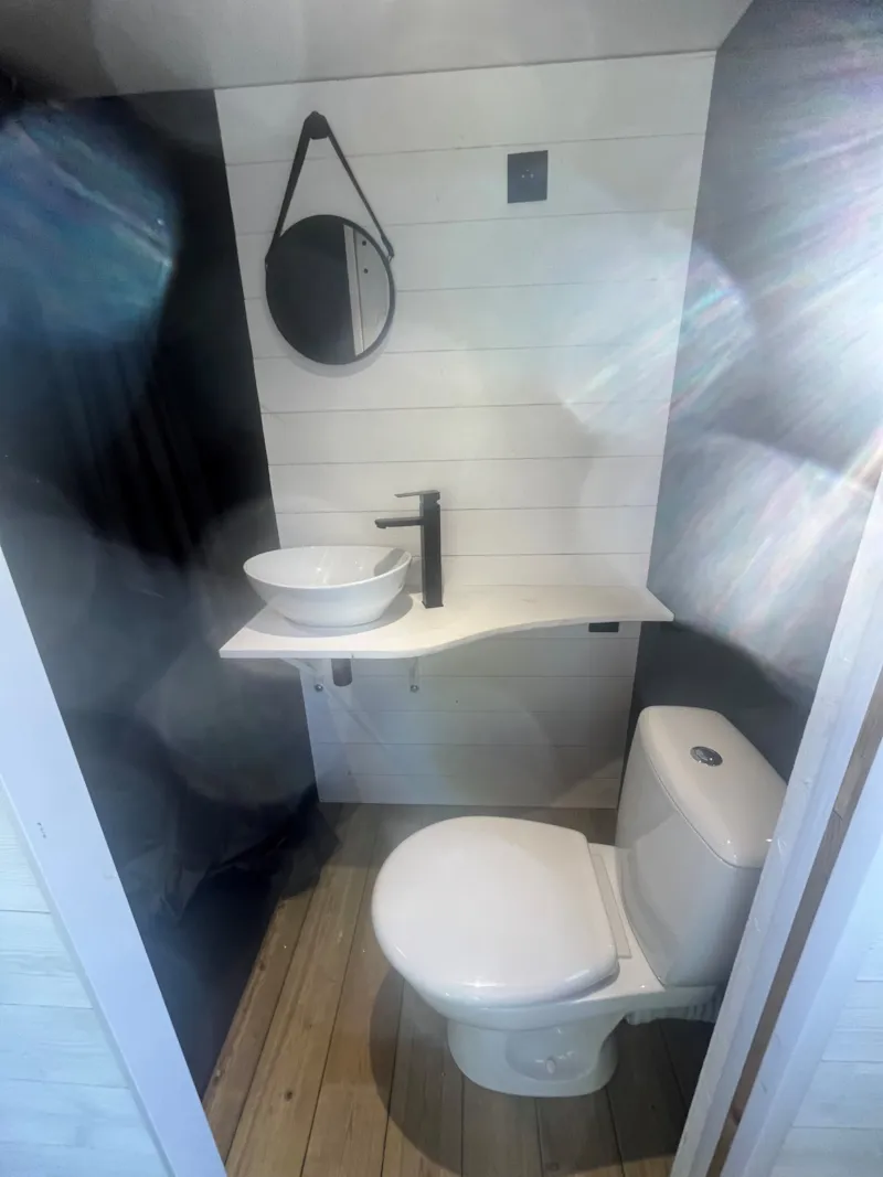 Insolite Découverte - 2 Chambres (Avec Sanitaires Et Sans Tv)