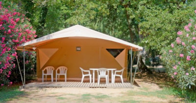 Canvas bungalow 2 bedrooms - without toilet blocks