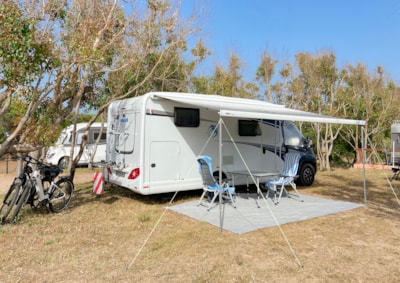 Camper pitches - Caravan+car included - AIRCAMPING, including 2 people — 9