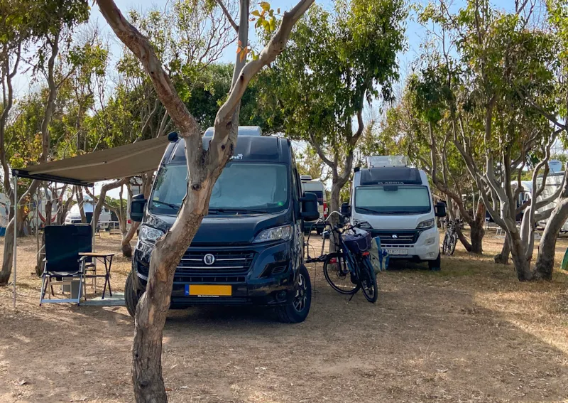 Emplacements Camper - Caravane + Voiture Inclus - Aircamping, 2 Personnes Incluses