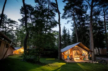 Accommodation - Trappeur Tent - Huttopia Font-Romeu
