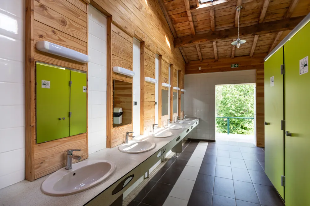 Emplacement - Emplacement Camping Confort - Huttopia Font-Romeu