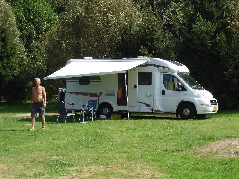 Emplacement Grand Confort Xl 120-150 M² (Branchement Eau + Assainissement + Electrique 10 Amp)